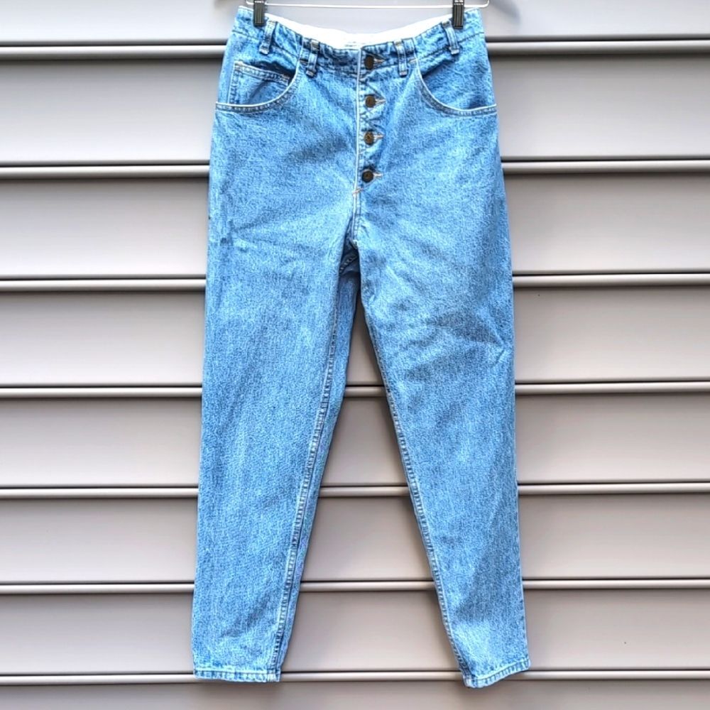 Vintage Guess High Waisted Mom Jeans Tapered Leg Exposed Button Fly Light Wash